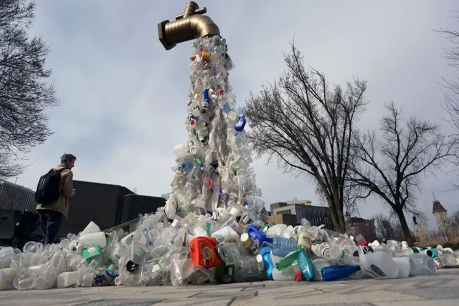 ملايين الولادات المبكرة وآلاف وفيات الرضع مرتبطة بمادة كيميائية في البلاستيك 