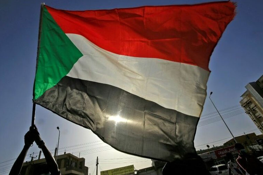  الذهب السوداني واقتصاد الحرب كيف أعادت الموارد الطبيعية تشكيل ديناميات الصراع بين القوات المسلحة السودانية وقوات الدعم السريع؟ 