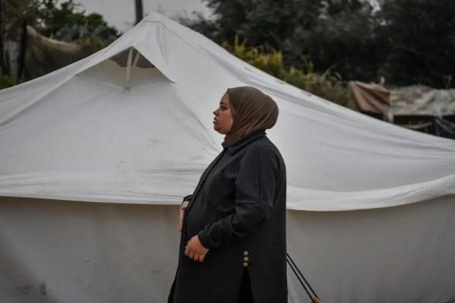 نساء غزة في اليوم العالمي للمرأة… صمود يومي في مواجهة الحرب والنزوح